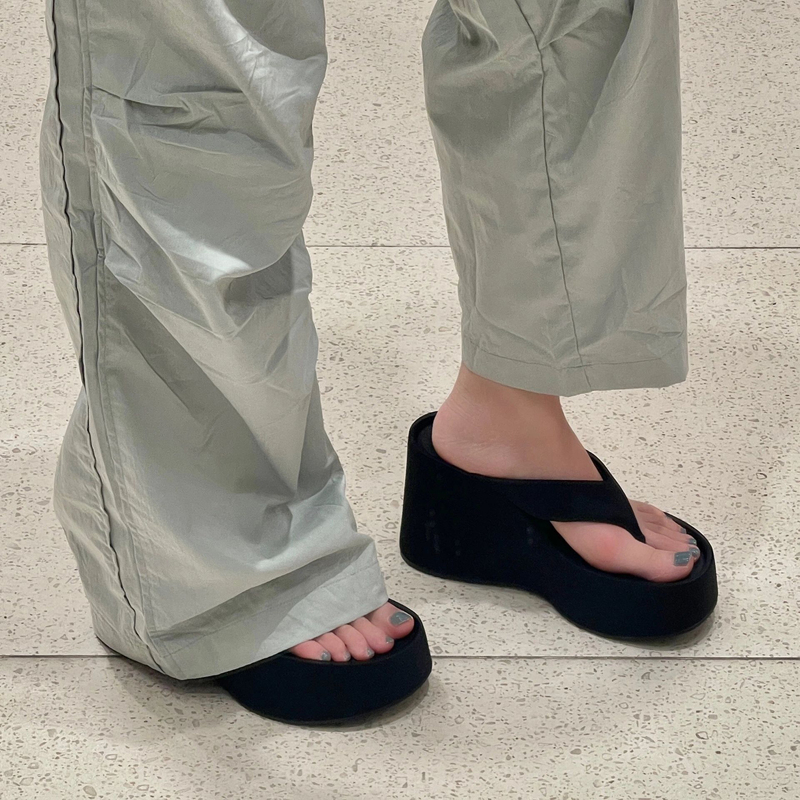 Sheepskin Version ~ Height-Increasing Thick-Soled Flip-Flops for Petite Women, Summer Outdoor Wear, Genuine Leather Platform Slippers, Wedge Heel Sandals