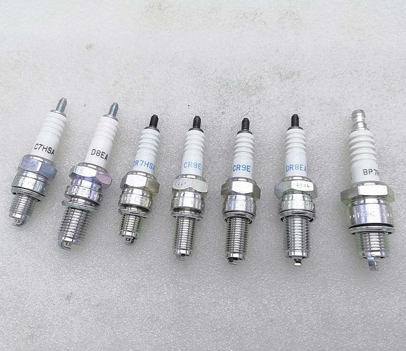 Locomotive NGK spark C7HSA C7HSA D8EA CR8E 70100125150200 CR8E spark plug