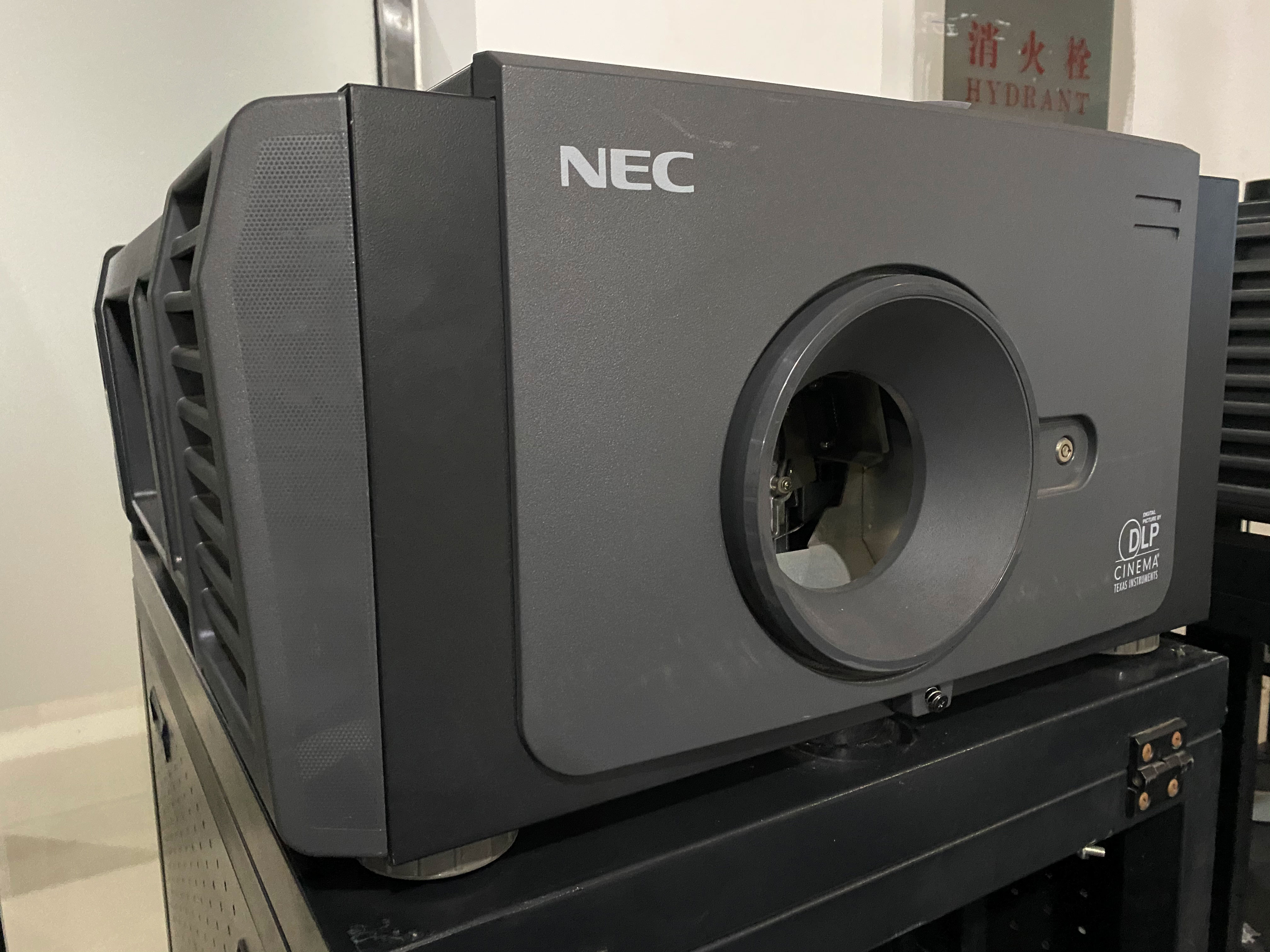 (Secondhand) NEC 900C Digital Film Projector