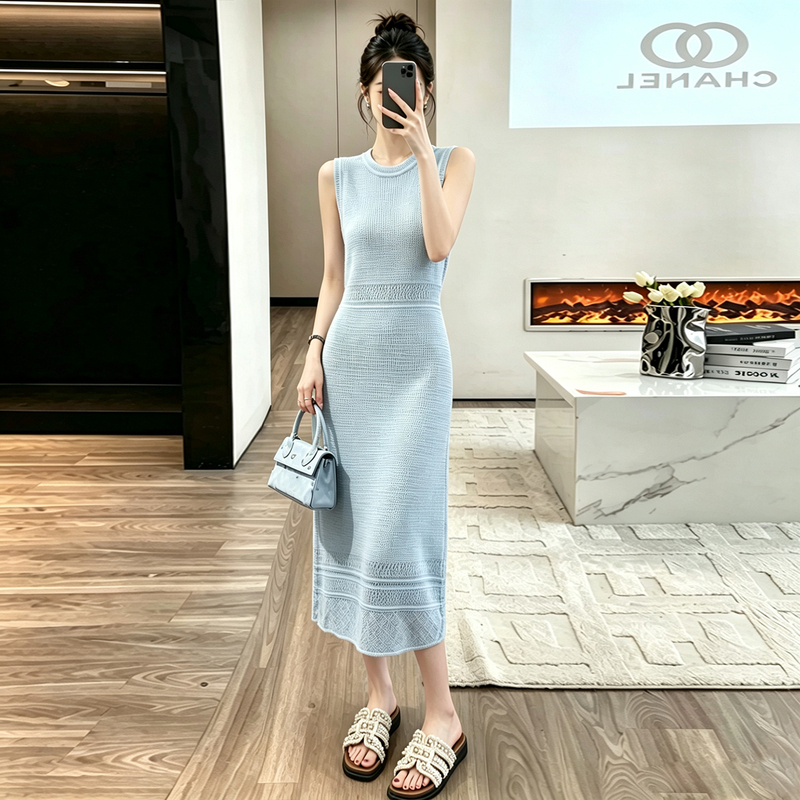 French-Style Fashionable Sleeveless Knitted Casual Dress for Women, Summer Chic Slim-Fit Waist-Cinching Blue Elegant Long Dress