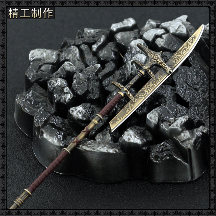 Assassin's Creed Game Surrounding King Weapon Hall of Heroes Piercer Myth Halberd Metal Model Alloy Weapon ornaments