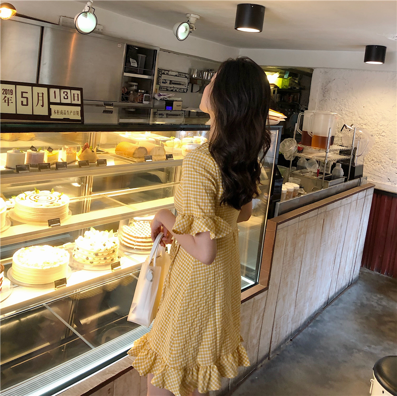 VK旗艦店 韓系荷葉邊修身系帶格紋高腰顯瘦V領短袖洋裝