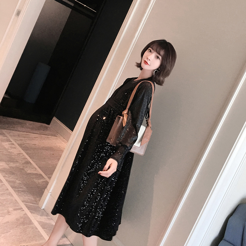 Pregnant women spring and autumn suit fashion models 2022 new bottoming suspender dress lace dress two-piece trend