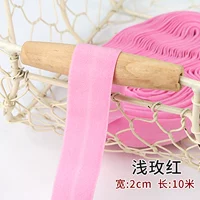 Легкая роза красная