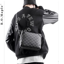 BOMaple 2022 Korean version of mens siggrain small square bag fashion box bag casual mens retro single shoulder inclined satchel bag