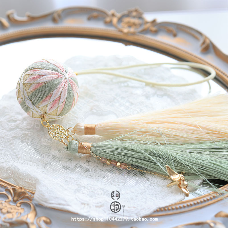 Spring Warbler) Hands Bow Diy Material Bag Car Pendant Bag Hang Embroidered Parsley Classmate's Girlfriend Birthday Present 