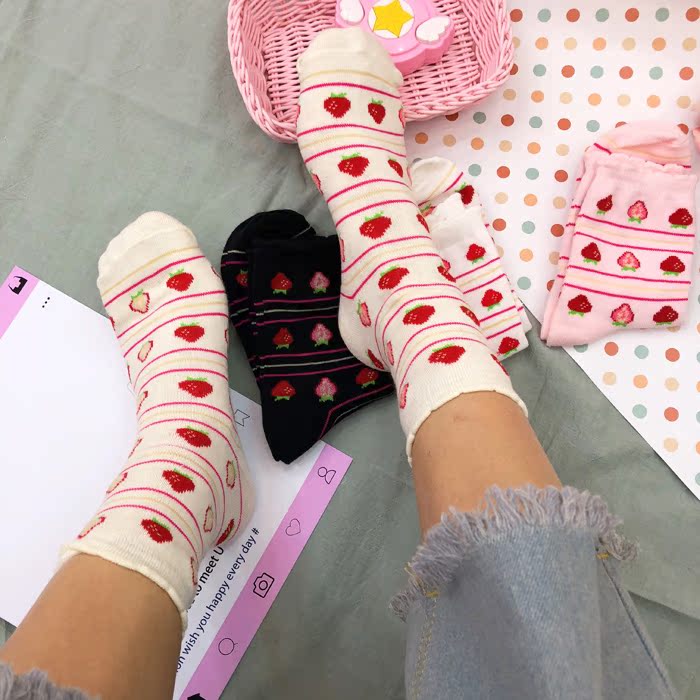 Cô gái Nhật Bản dễ thương vớ ren bông dâu trong vớ Phim hoạt hình hoang dã chic mùa thu và mùa đông học sinh vớ da