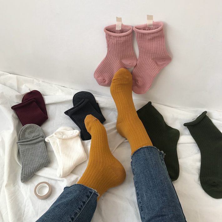 Vintage solid color socks Autumn and winter wild middle tube socks Japanese black personality simple socks rolled edge ins tide men and women