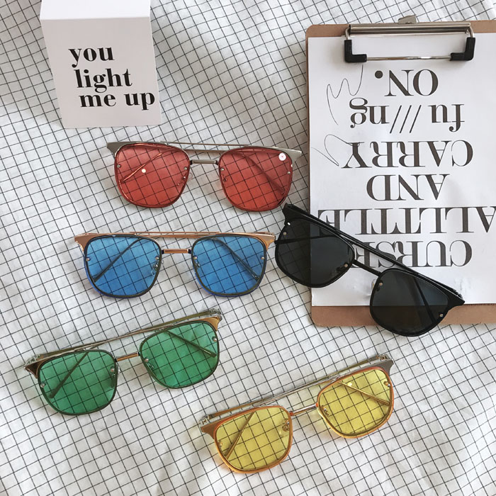 Hàn Quốc Mạng lưới Hồng Kông Red Retro Kỳ nghỉ Kính râm Xu hướng Cá tính Khung kim loại Màu Đại dương Kính râm trong suốt đeo lens