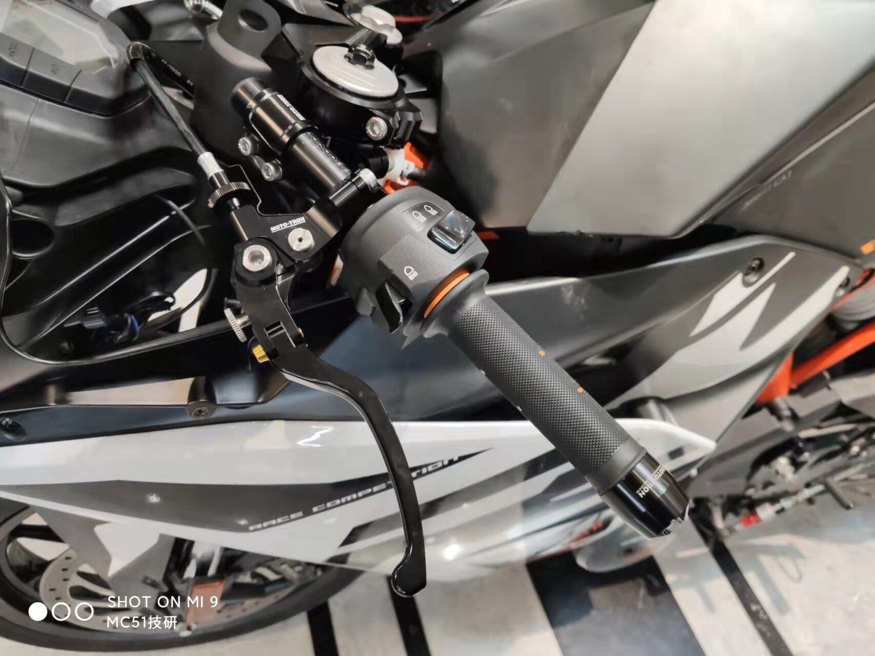 KTM-RC390 Effort-saving clutch Folding horns clutch lever all year Universal MOTO-TRON produced