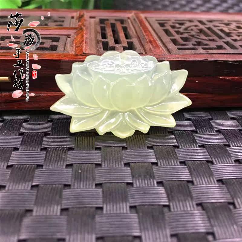 Xiu Jade One-sided Jade Pendant Engraving Flowers Open Rich And Expensive Lotus Pendant Pendant Jade Pehanfu Accessories Accessories Waist Pepe Car Pendant