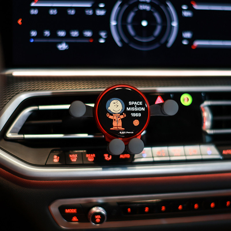 Snoopy snoopy car mobile phone bracket snap-in air outlet car interior support frame navigation frame