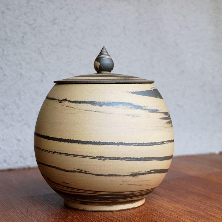 Yunnan Handmade Coarse Pottery Tea Canister for Home Use, Pu'Er Tea Storage and Preservation Jar, Home Tea Room Decoration