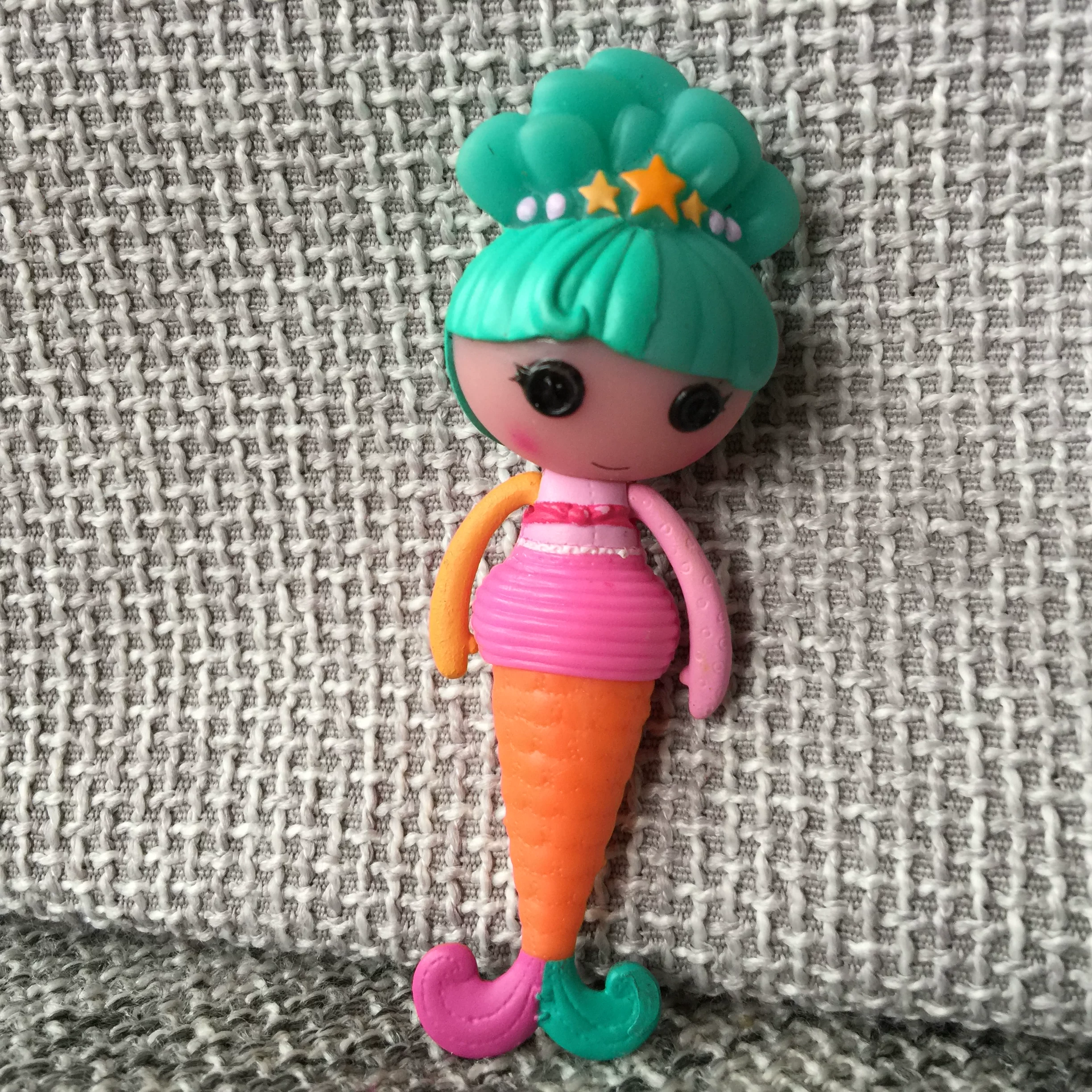 Мини-кукла LALALOOPSY Lele Angels, с пуговичными глазами, слепой бокс с микромагнитной качелью (≤15 см)