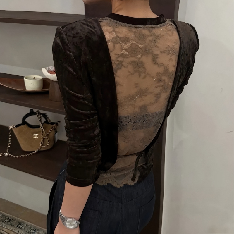 Plus Size Women's Clothing with a Stylish Lace Hollow-Out Backless Velvet Top, New Autumn Base Shirt, Long-Sleeved T-Shirt for Plus-Size Women Plus Size Women's Clothing with a Stylish Lace Hollow-Out Backless Velvet Top, New Autumn Base Shirt, Long-Sleeved T-Shirt for Plus-Size Women
