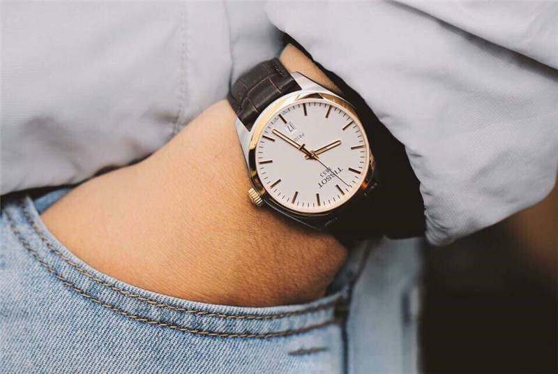 Швейцарские наручные часы 代购代购正品tissot天梭玫瑰金棕色带日历石英男表t101.451.26.0