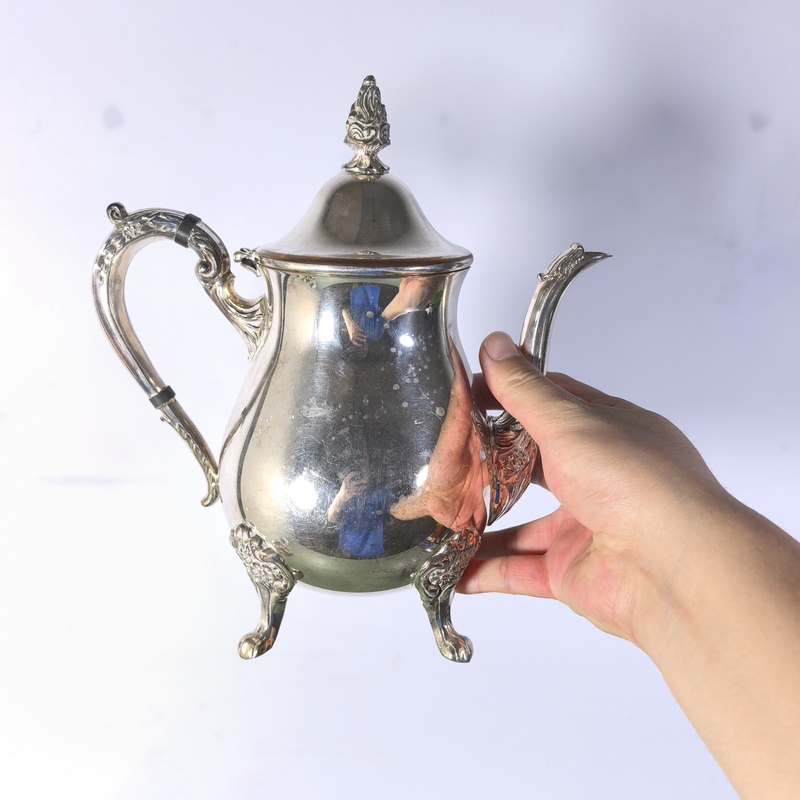 British Sheffield Vintage Four-Legged Silver-Plated Coffee Pot Teapot Clubhouse Hotel Silverware Decorative Dining Room Ornaments British Sheffield Vintage Four-Legged Silver-Plated Coffee Pot Teapot Clubhouse Hotel Silverware Decorative Dining Room Ornaments