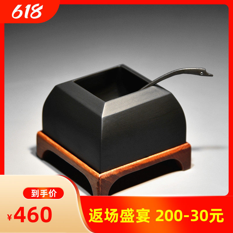 In all she inkstone, she inkstone is made of water droplets by hand