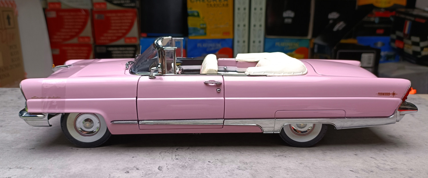 1: 18 Sun Star Lincoln Premiere 1956 Platinum Edition Alloy Car
