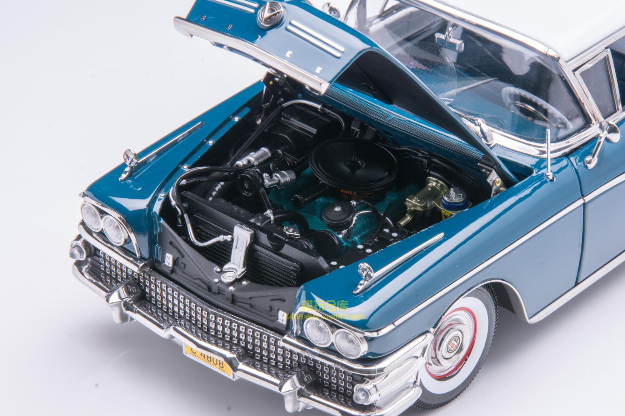 1:18 Sunstar Buick Limited Riviera 1958 Platinum Edition Alloy Car