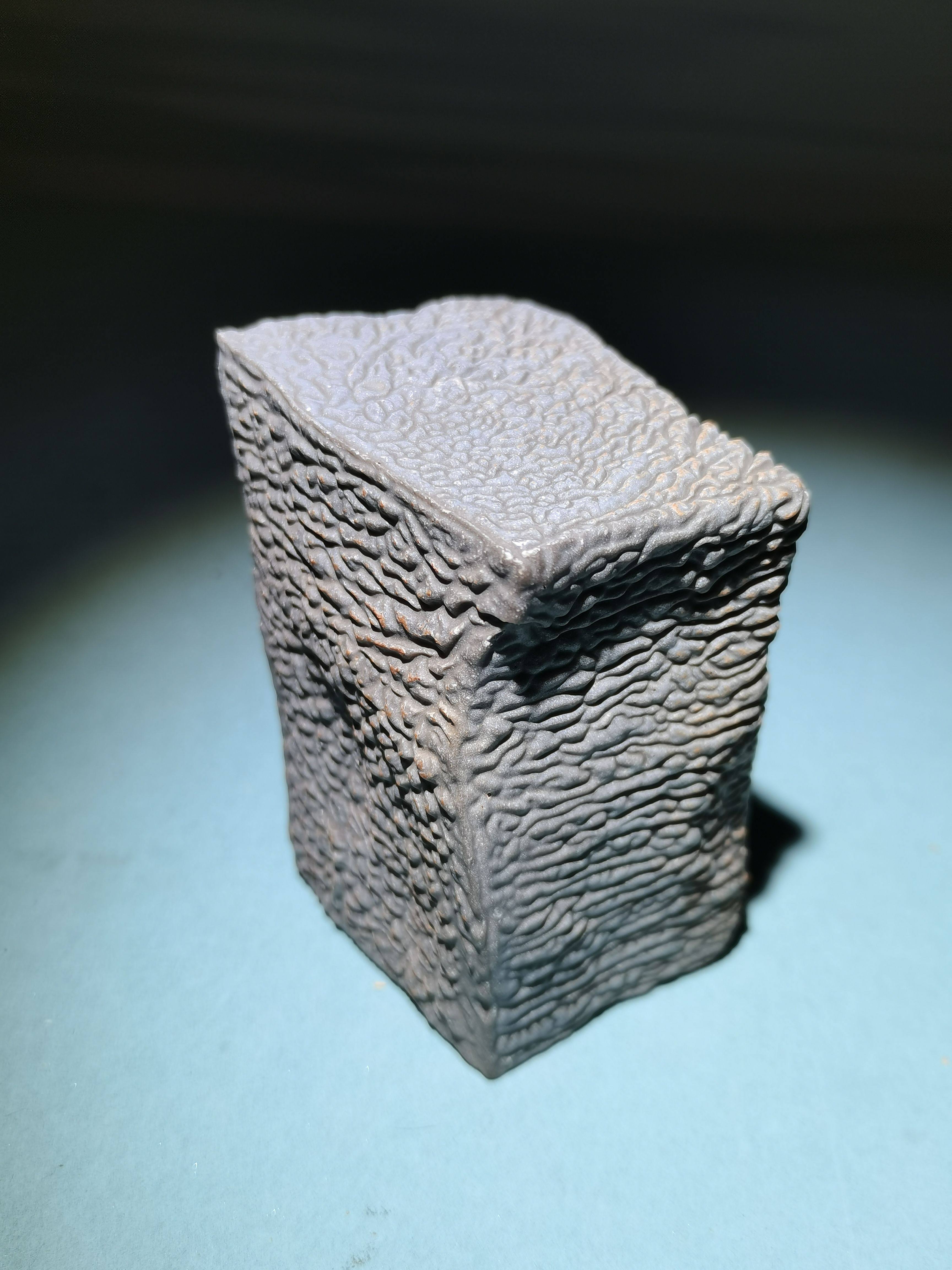 戈壁石中的新疆奇石“满纹泥石”为何像枕头,上面还有使用痕迹?-饰品手办衍生品-淘宝好物网