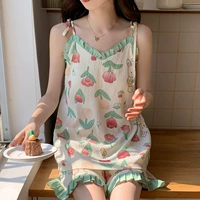 Кролик, топ с чашечками, букет