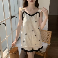 9881 Бантик Love с нагрудной накладкой