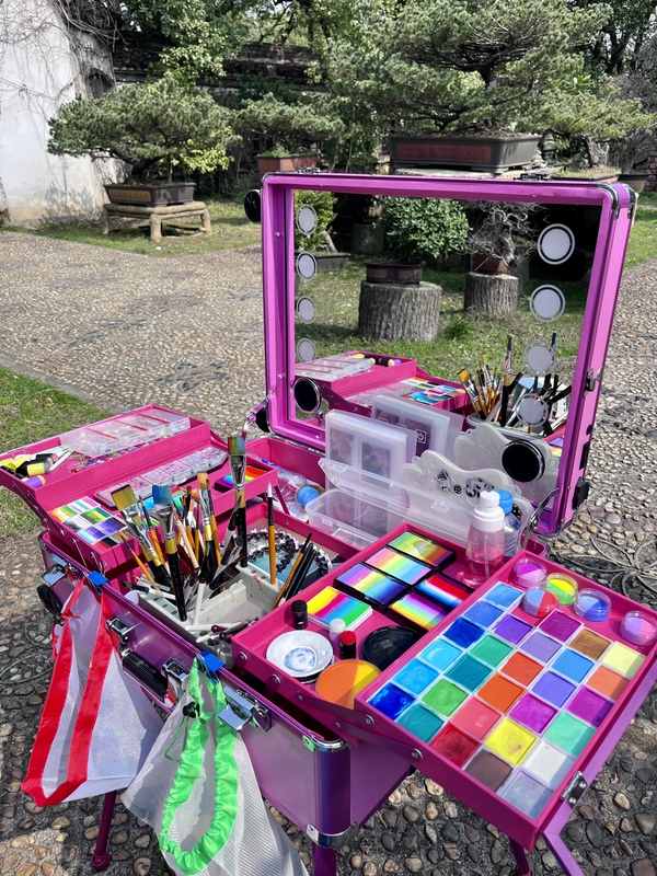 Face Painter Portable 24inch Touch Screen with Light and Bluetooth High-End Makeup Case (Single Makeup Case Does Not Include Materials or Course)