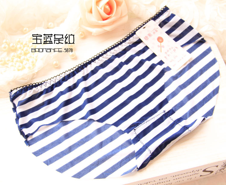 Slip jeunesse sexy en soie Ice - Ref 654844 Image 30