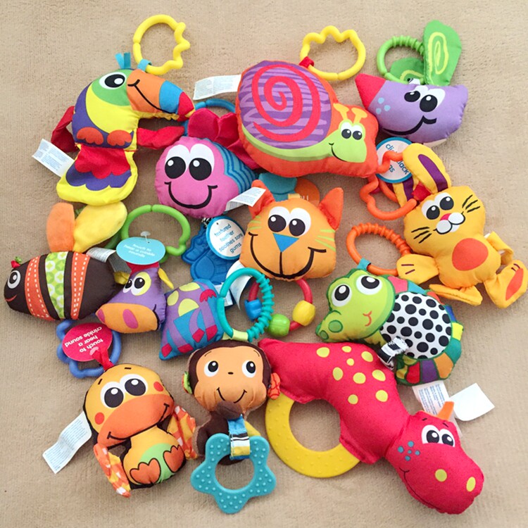 Foreign trade a variety of small pendants color animal insect gripping cloth toys 0-3-6 months baby toys