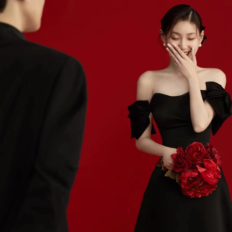 Retro black sexy evening dress suitable for photo sessions, wedding dress, open shoulders Retro black sexy evening dress suitable for photo sessions, wedding dress, open shoulders