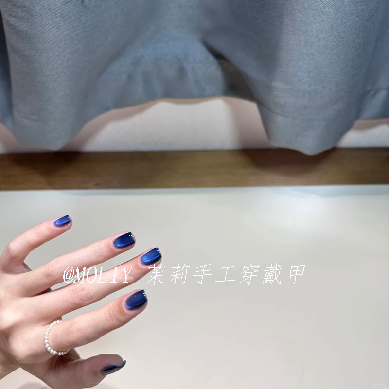 Blue Cat-Eye Nail Art, Popular Solid Color for Autumn and Winter, Klein Blue New Solid Color Handmade Press-On Nails, High-End Short Style Blue Cat-Eye Nail Art, Popular Solid Color for Autumn and Winter, Klein Blue New Solid Color Handmade Press-On Nails, High-End Short Style