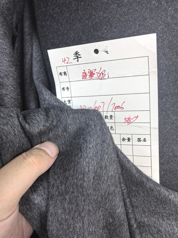 Mixed Gray Consinee Single-Sided Smooth Wool Cashmere Fabric 400g 20% Silk 10% Wool 70% Wool 400g 1.5 Width Mixed Gray Consinee Single-Sided Smooth Wool Cashmere Fabric 400g 20% Silk 10% Wool 70% Wool 400g 1.5 Width