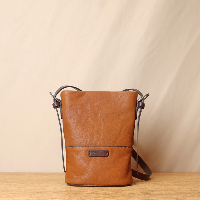 Retro leather women's bag mini bag messenger bag bucket small bag simple literary vegetable tanned first layer cowhide mobile phone bag