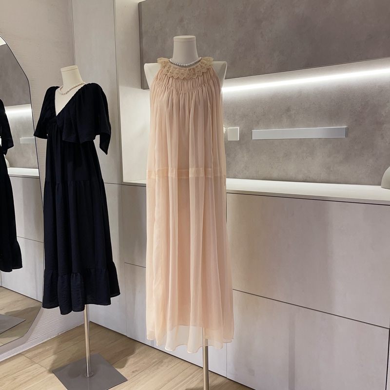 French-Style Capri Mid-Summer Vintage Design Lace Collar Halter Neck Slimming Dress with a Large Hem and Long Skirt