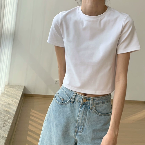 Белая брендовая короткая приталенная летняя футболка с коротким рукавом, коллекция 2022, высокая талия, подходит для подростков