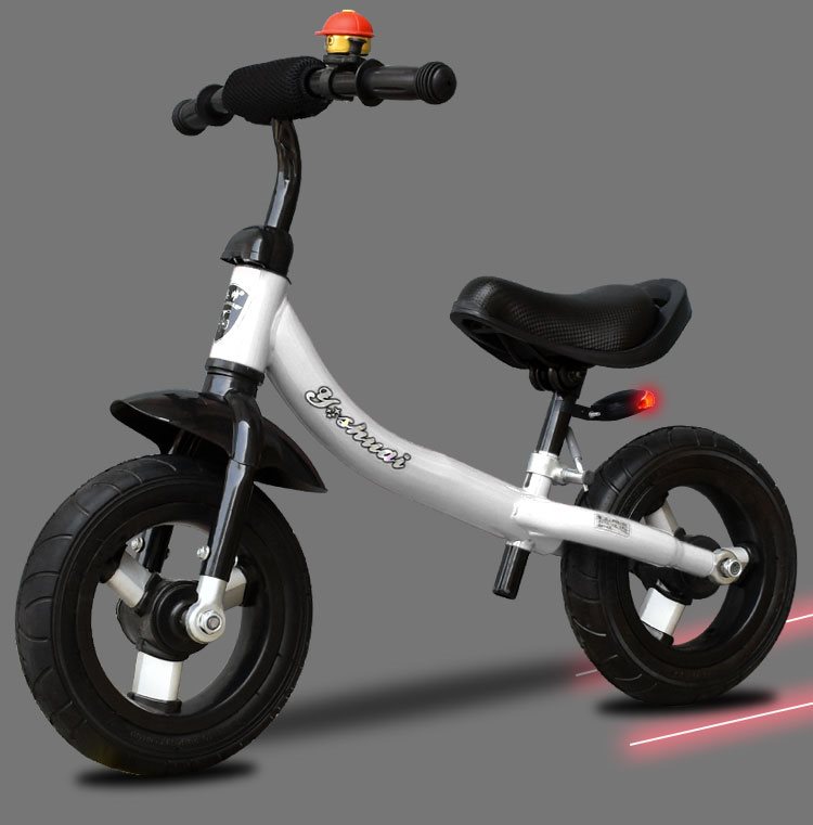Xe trượt patin đi xe đẩy chạy bàn đạp đôi xung quanh bàn đạp trượt 8 thiết bị một chiếc xe cân bằng trẻ em các loại xe cho bé