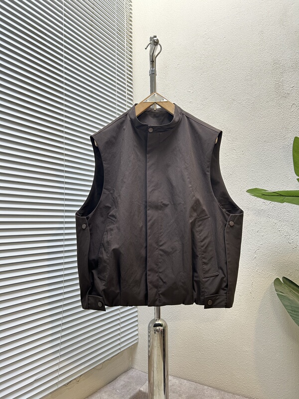 Trendy Brand Vest 2026 Autumn New Solid Color Stand Collar Structured Design Sleeveless Jacket Loose Fit Unisex Couple Style