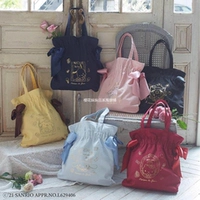 Сумки фотографируются в других магазинах.