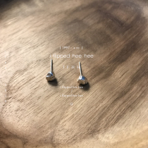 iflippedheehee basic knock daily plain shark hand fold small silver stone earrings