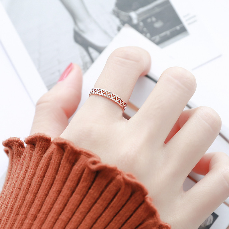 Nhật Bản và Hàn Quốc dòng người mạ vàng 18K tình yêu bằng thép titan ngón trỏ nhẫn nữ bầu không khí cá tính nhẫn sinh viên màu đỏ không phai nhẫn kim cương