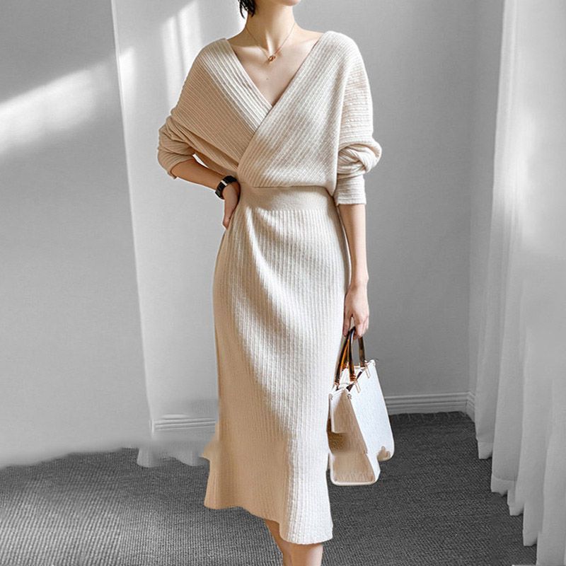 2026 Autumn and Winter New Style High-End Knit Dress with Coat and Sweater as Base Layer, French-Style Over-The-Knee Knit Dress