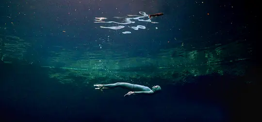 最深的呼吸:自由潜之恋 The Deepest Breath2023剧照2