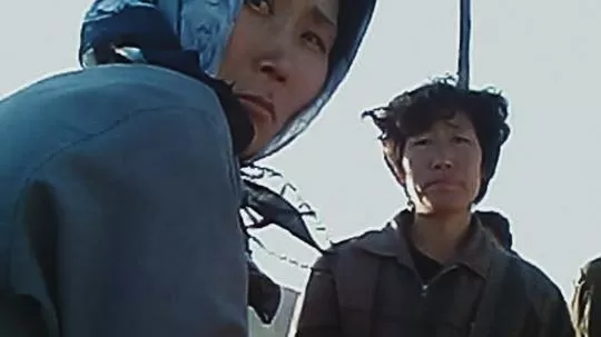 逃离乌托邦2023剧照2
