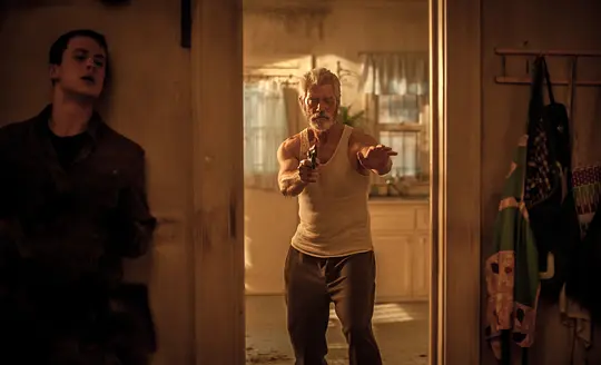屏住呼吸 Don't Breathe2016剧照1