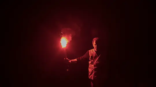 玩火 Jouer avec le feu2024剧照3