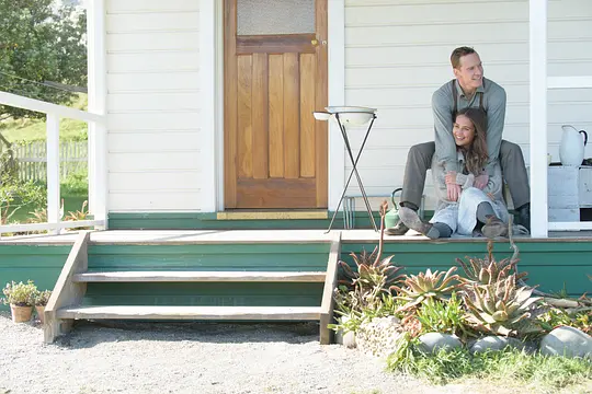 大洋之间的灯光 The Light Between Oceans2016剧照1