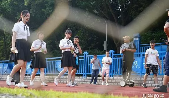 花漾牌手2023剧照1