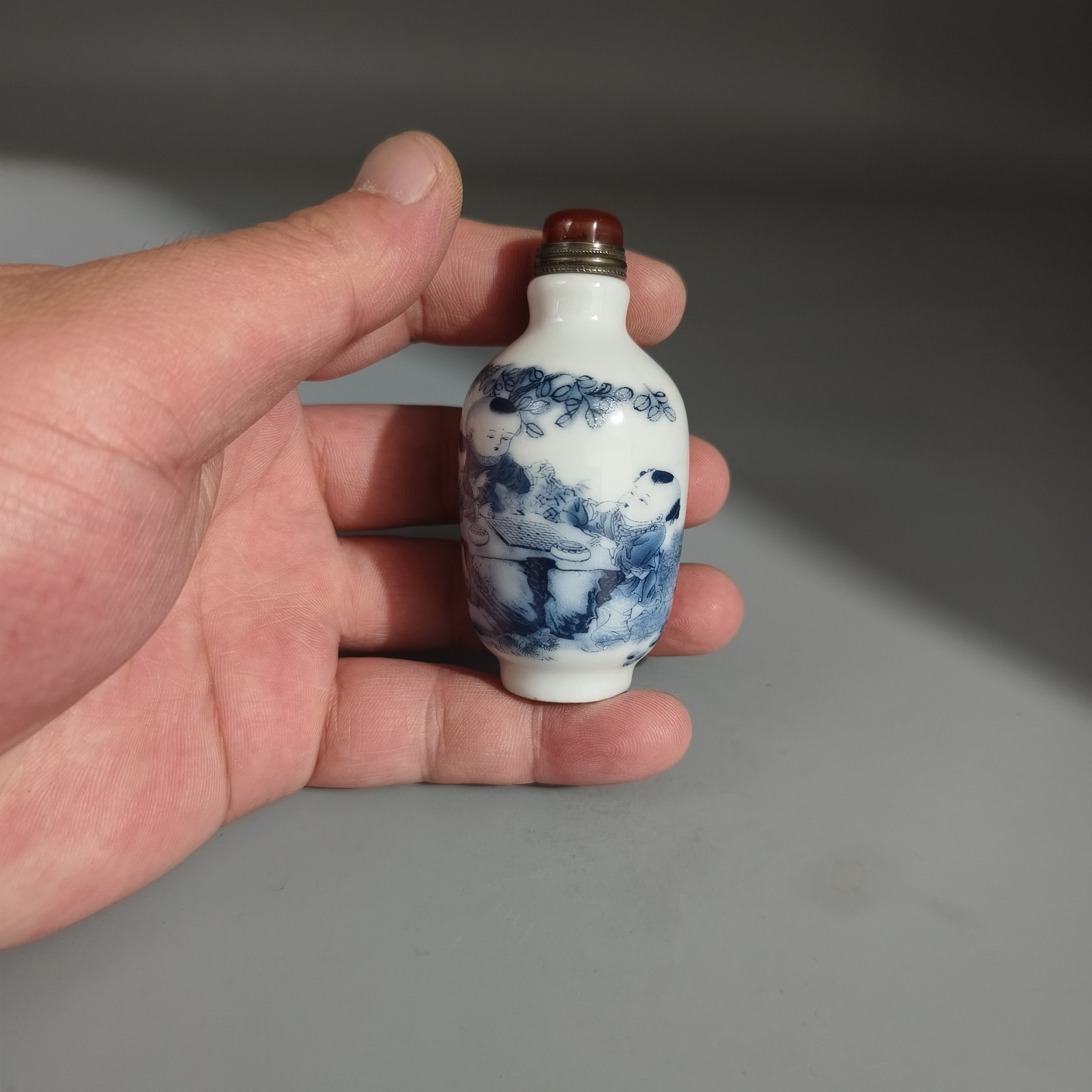 库存瓷鼻烟壶：童子吉祥如意，青花仿清古文玩摆件，收藏级小礼物