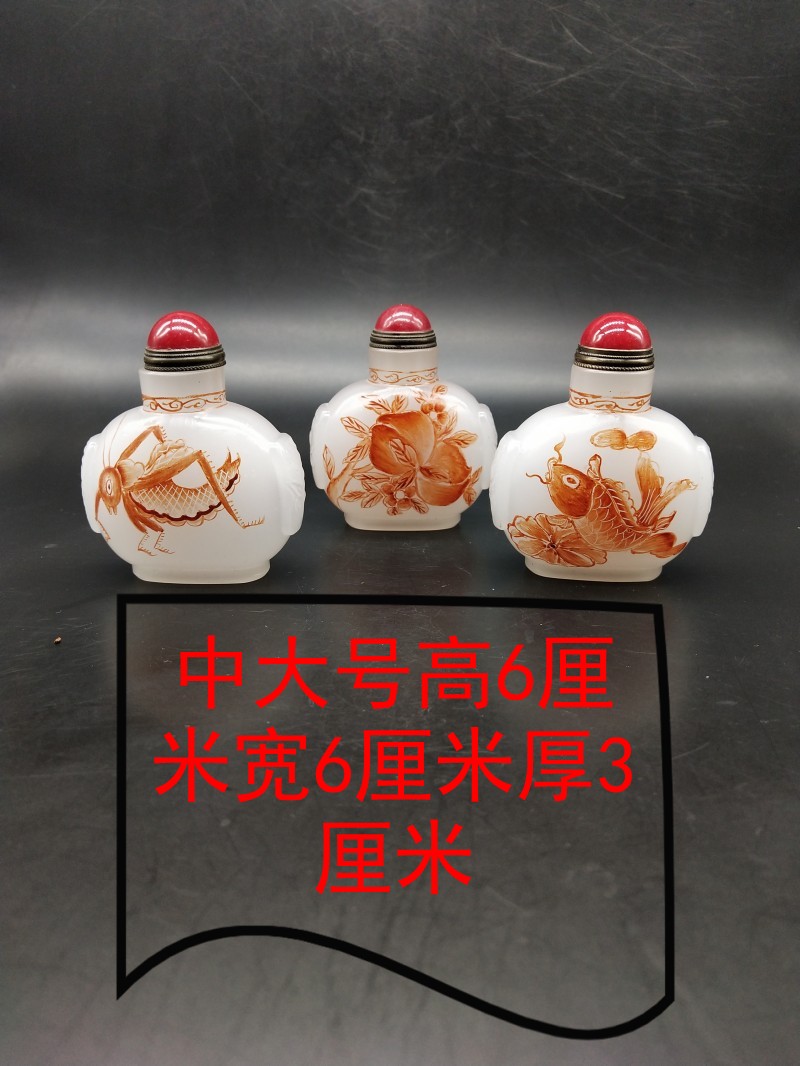 Antique Shelf Pendulum Collection glazed CUHK Lion's Head Practical Snuff Pot hand painted red color goldfish Killed Ssuo Tutu